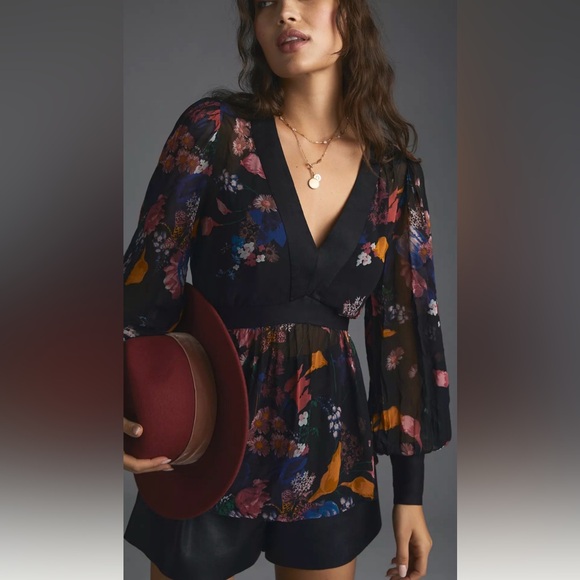 Maeve Open-Back Tunic - Picture 4 of 6